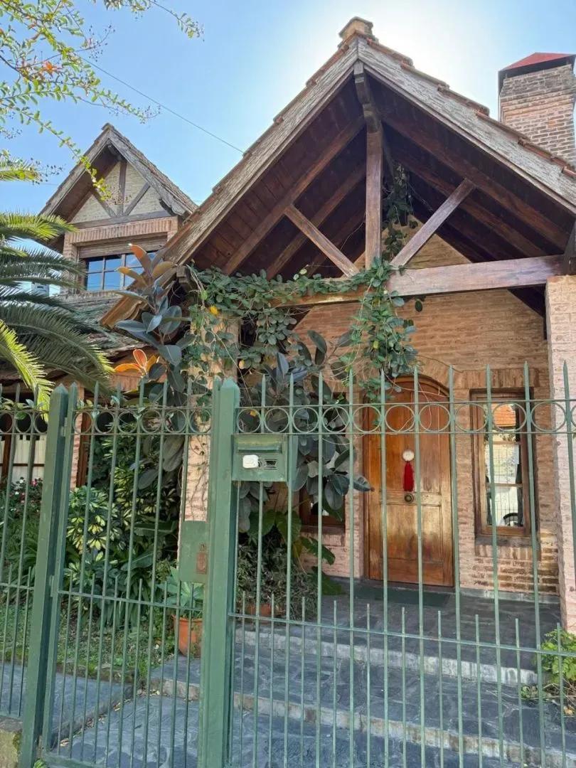 Foto de VENTA – GRAN CASA 8 AMBIENTES EN LOTE PROPIO – APTO CRÉDITO, imagen 3