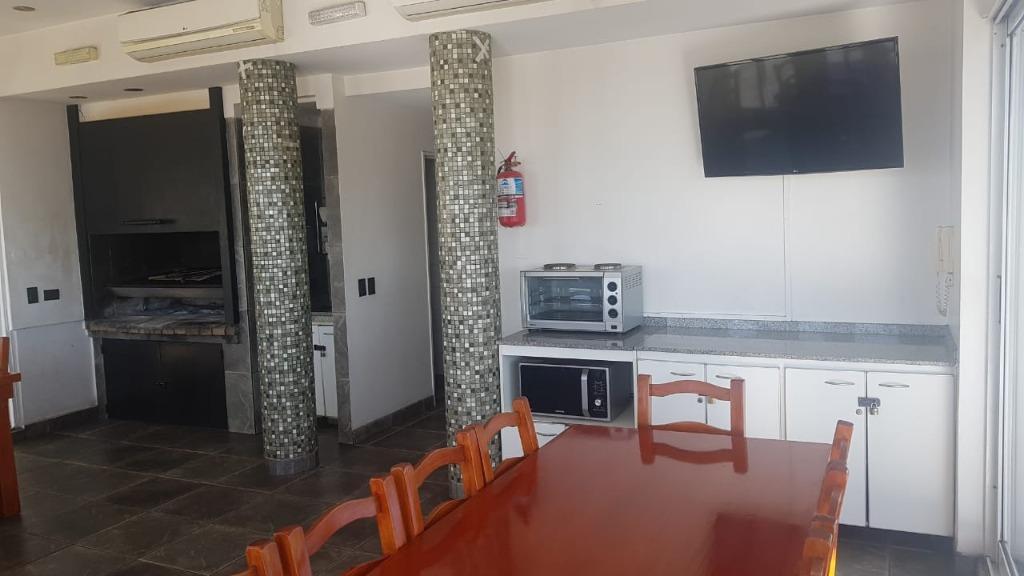 Edificio con Piscina Grande y Parque Espectacular, Sum Gigante, Vig 24 Hs 1