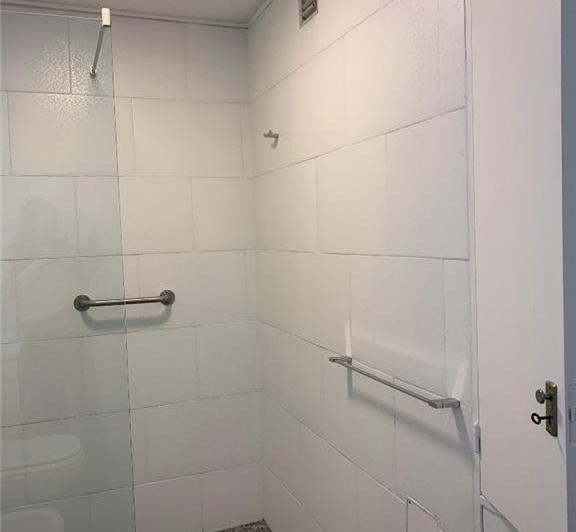 Muy amplio patio abierto y otro cerrado, balcon cerrado 3 DOR 2 baños cochera op 3