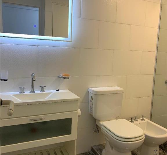 Muy amplio patio abierto y otro cerrado, balcon cerrado 3 DOR 2 baños cochera op 5