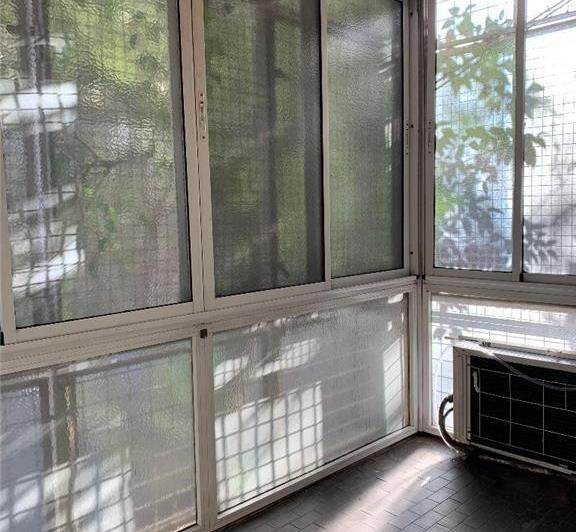 Muy amplio patio abierto y otro cerrado, balcon cerrado 3 DOR 2 baños cochera op 2