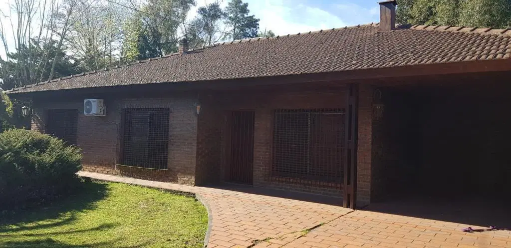 DUEÑO PERMUTA POR PROPIEDAD EN CABA DE MAYOR O MENOR VALOR EXCELENTE UBICACION Y SOLIDA CONSTRUCCION 3