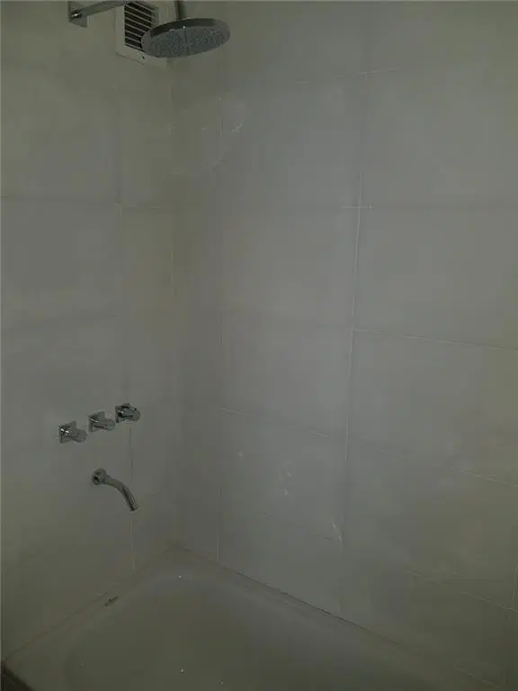 EXCELENTE Y MUY LUMINOSO 3 AMBIENTES A ESTRENAR CON DOS BAÑOS COMPLETOS (UNO EN SUITE) TODOS LOS DOR 4