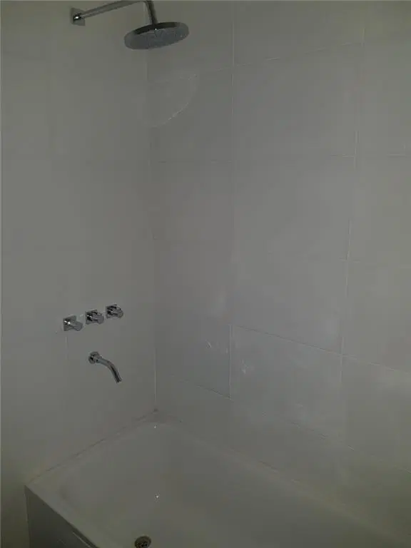 EXCELENTE Y MUY LUMINOSO 3 AMBIENTES A ESTRENAR CON DOS BAÑOS COMPLETOS (UNO EN SUITE) TODOS LOS DOR 5