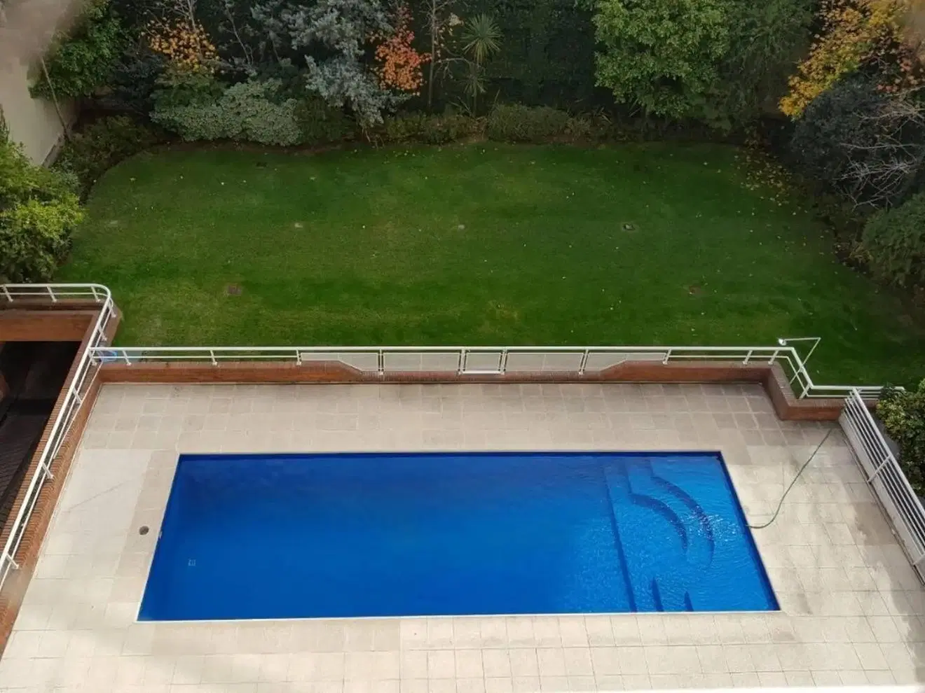 EDIFICIO CON GRAN PISCINA, SUM GIGANTE con parrilla, vigilancia 24 hs, GRAN PARQUE EN PLANTA BAJA, C 2