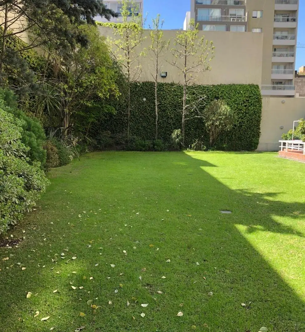 EDIFICIO CON GRAN PISCINA, SUM GIGANTE con parrilla, vigilancia 24 hs, GRAN PARQUE EN PLANTA BAJA, C 3