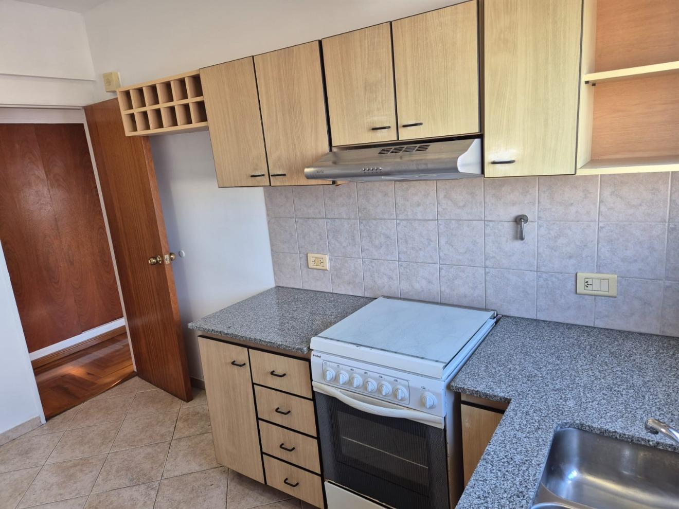 Foto de 2 AMB AL FRENTE MUY AMPLIO, CON METRAJE DE UN 3, VISTA ABIERTA , PISO, imagen 4