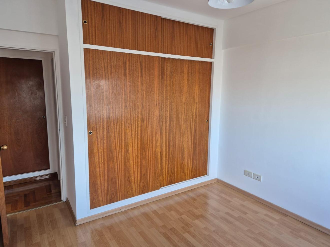 Foto de 2 AMB AL FRENTE MUY AMPLIO, CON METRAJE DE UN 3, VISTA ABIERTA , PISO, imagen 5