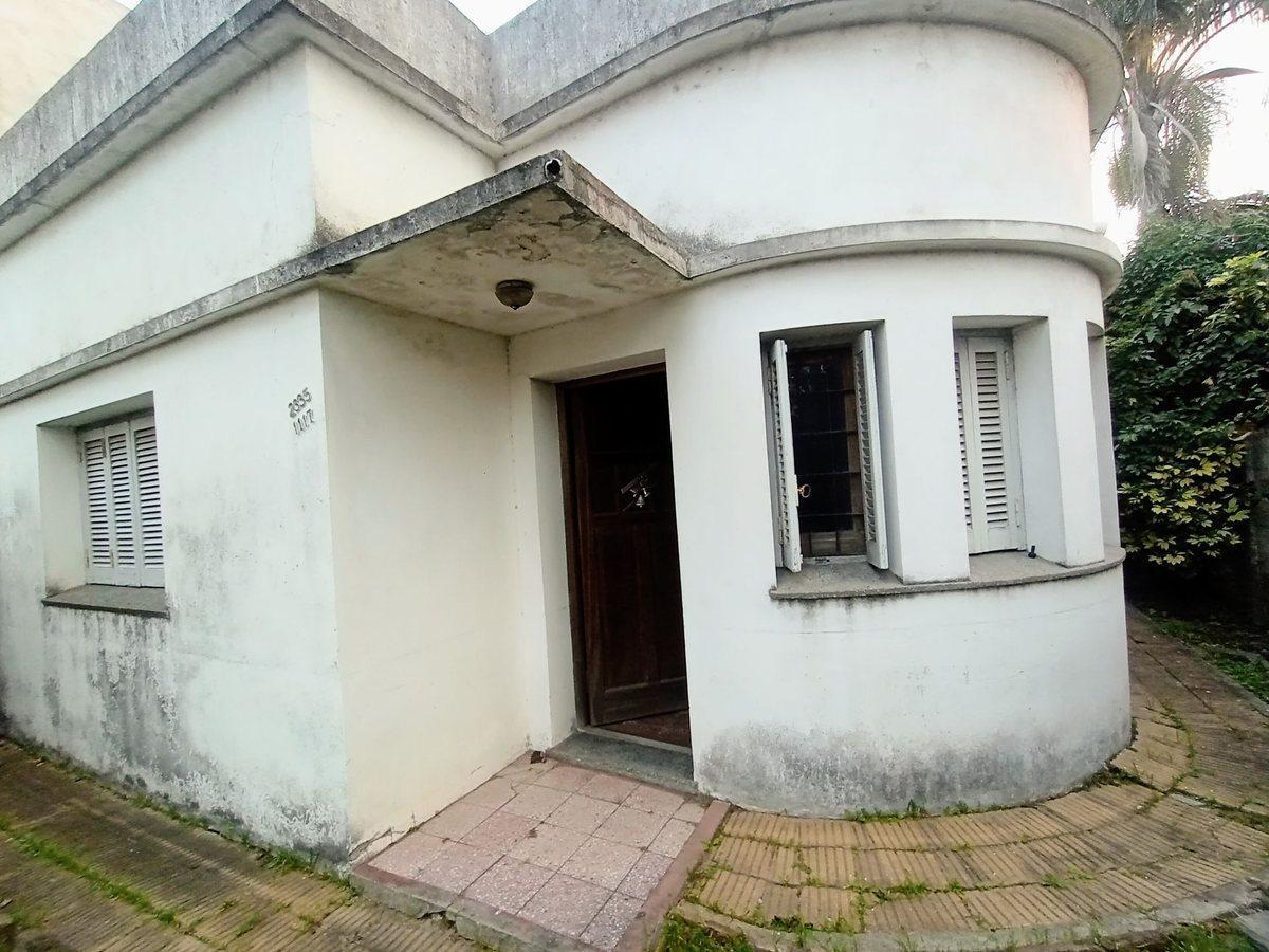 Venta Lote con Casa a Reciclar Quilmes 2