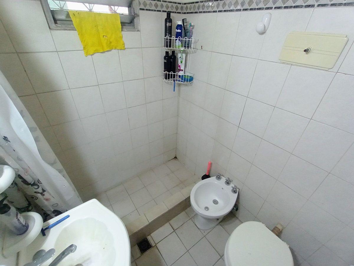 Venta Lote con 2 Casas y Patio, Berazategui 3