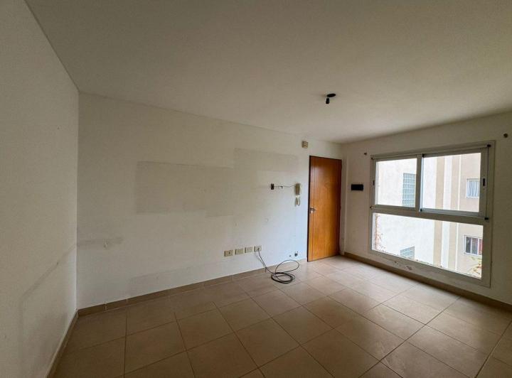 VENTA DEPARTAMENTO CON COCHERA BERAZATEGUI CENTRO 2