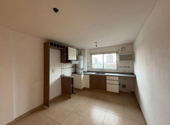 VENTA DEPARTAMENTO CON COCHERA BERAZATEGUI CENTRO 5