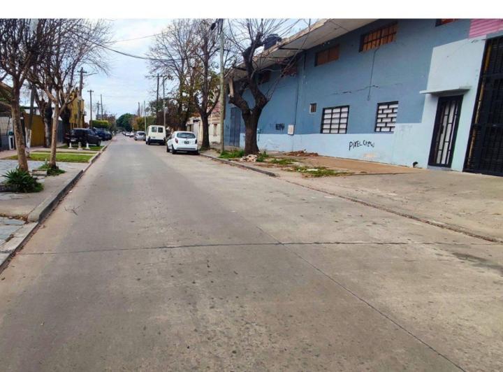VENTA CASA 3 AMBIENTES A RECICLAR FLORENCIO VARELA 1