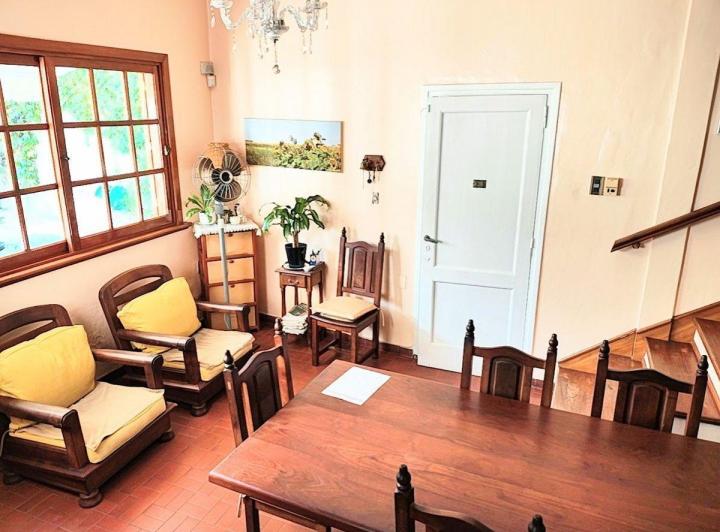 VENTA 2 CASAS 5 AMB. AVELLANEDA FONDO LIBRE GARAGE 4