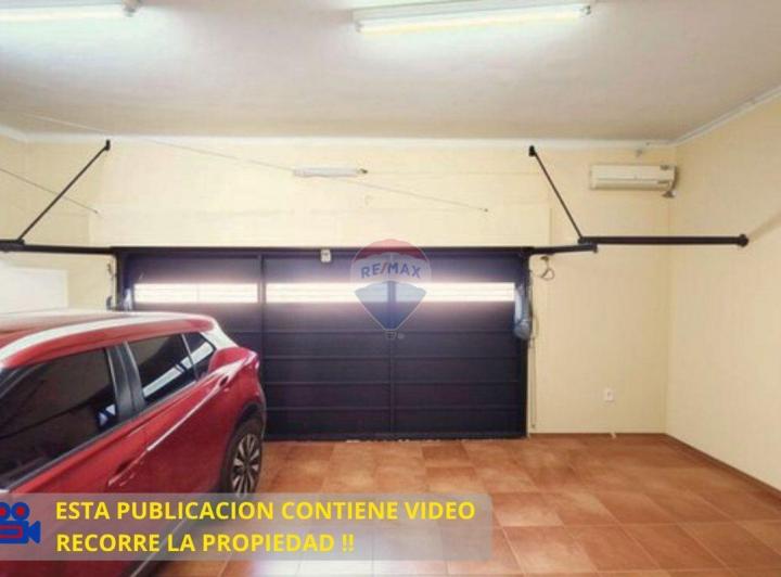VENTA 2 CASAS 5 AMB. AVELLANEDA FONDO LIBRE GARAGE 1
