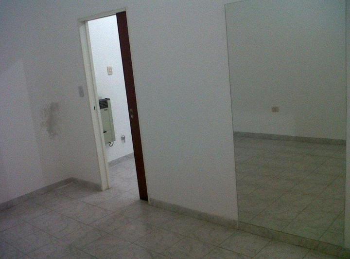 Venta PH 2 ambientes en Avellaneda. 3