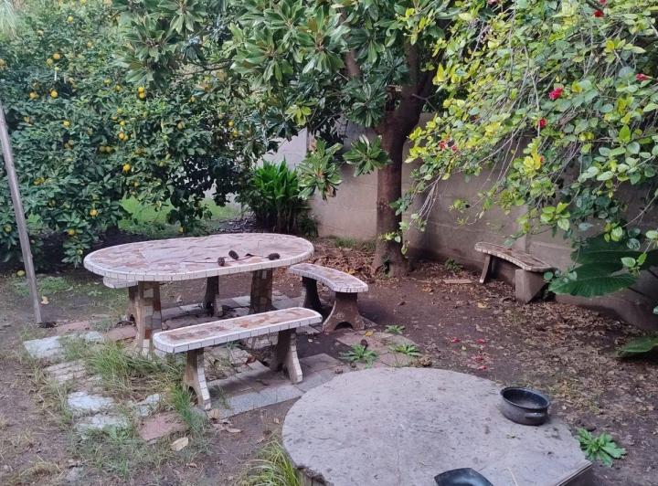 CASA EN VENTA  -  CCE. FLORENCIO VARELA 5