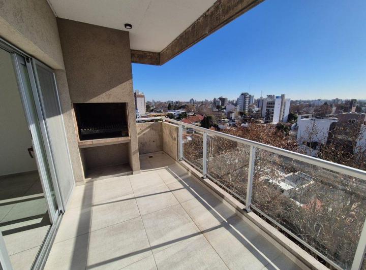 DEPARTAMENTO 4 AMBIENTES 2 COCHERAS QUILMES VENTA 5