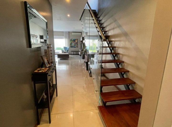 VENTA CASA 4 AMBIENTES CON COCHERA EN QUILMES 4