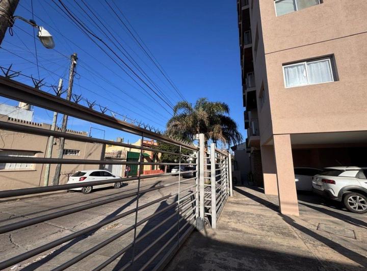 ALQUILER DEPARTAMENTO 2 AMBIENTES BERNAL 4
