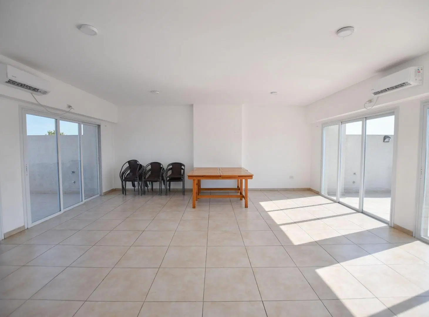 VENTA DEPARTAMENTO MONOAMBIENTE COCHERA BERNAL 2
