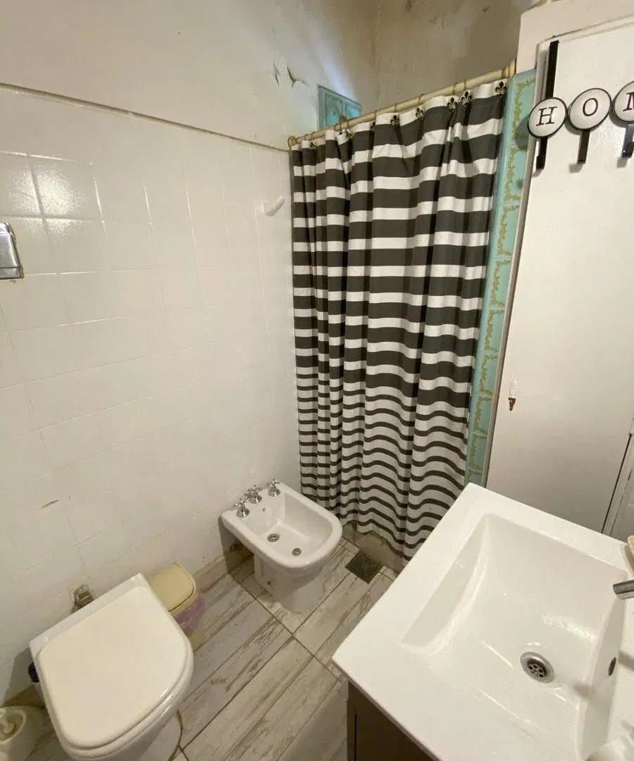 VENTA CASA 4 AMBIENTES C/PATIO, BERNAL. 4