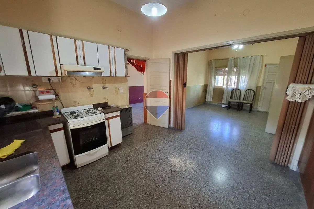 VENTA CASA 3 AMB CON COCHERA Y PATIO SOLANO CENTRO 4