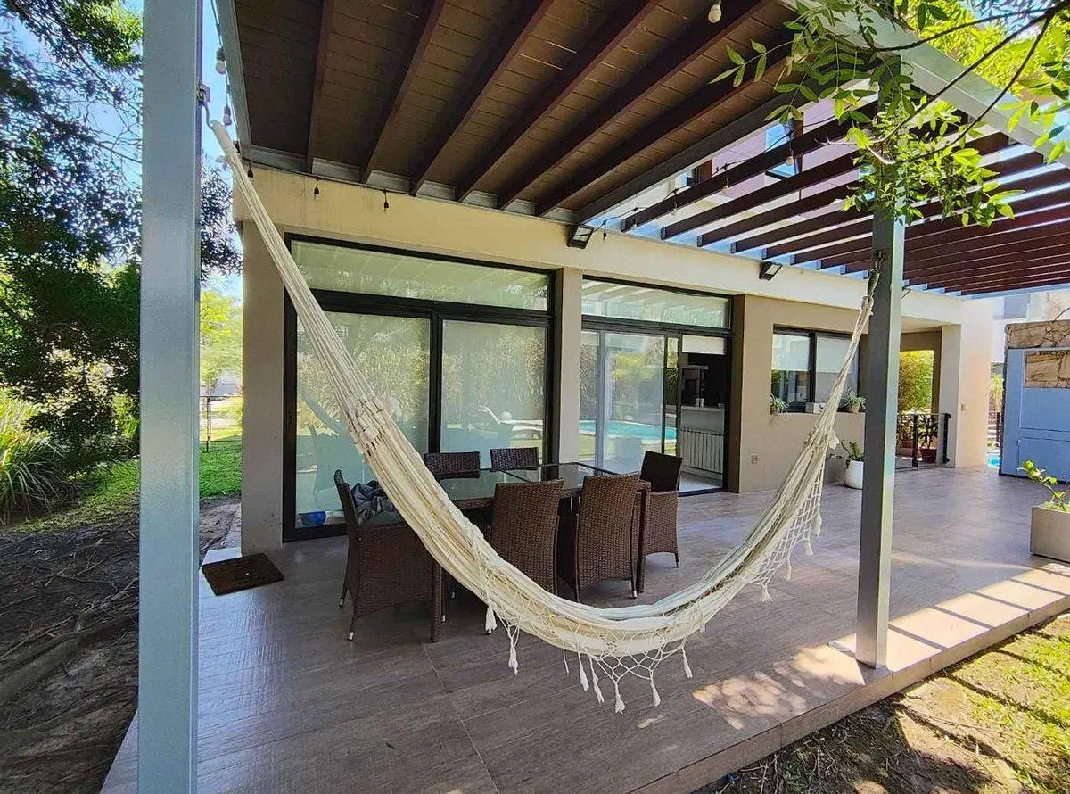 Venta Casa 4 Ambientes con piscina Nuevo Quilmes 5