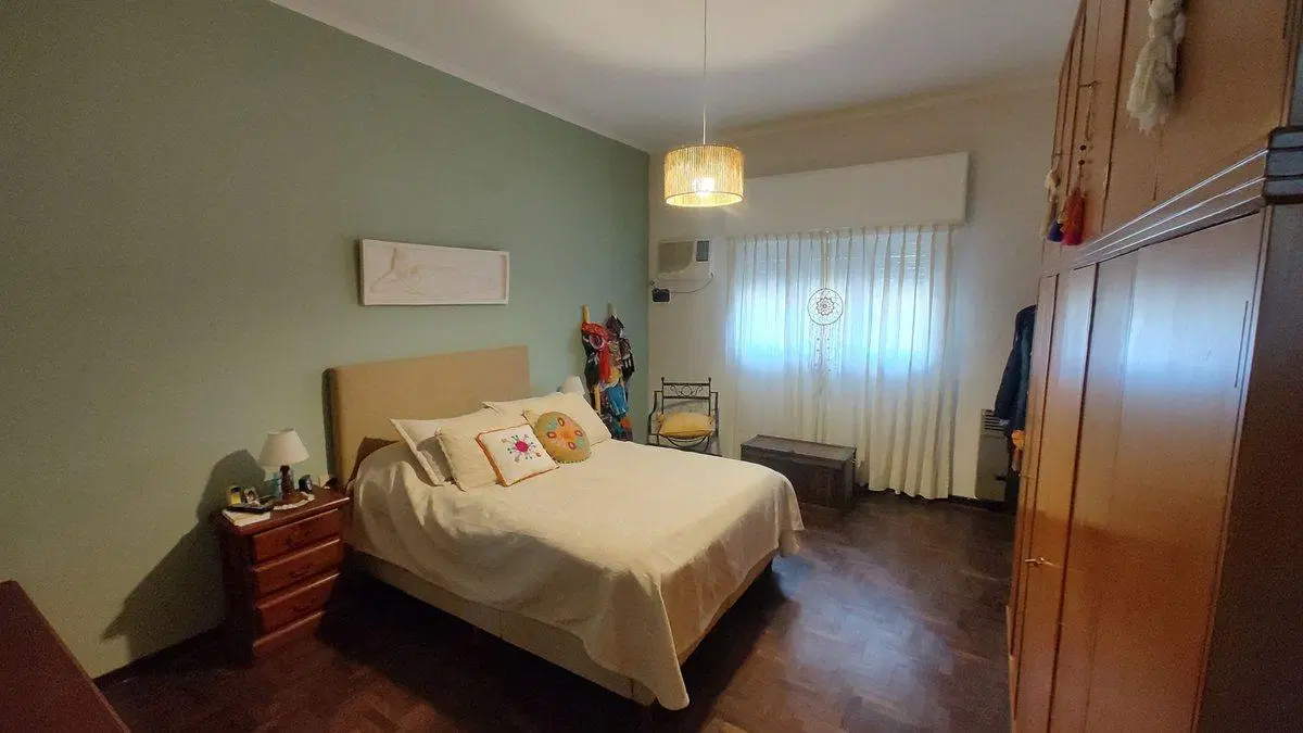 VENTA CASA 3 AMB COCHERAS/QUINCHO PATIO AVELLANEDA 2
