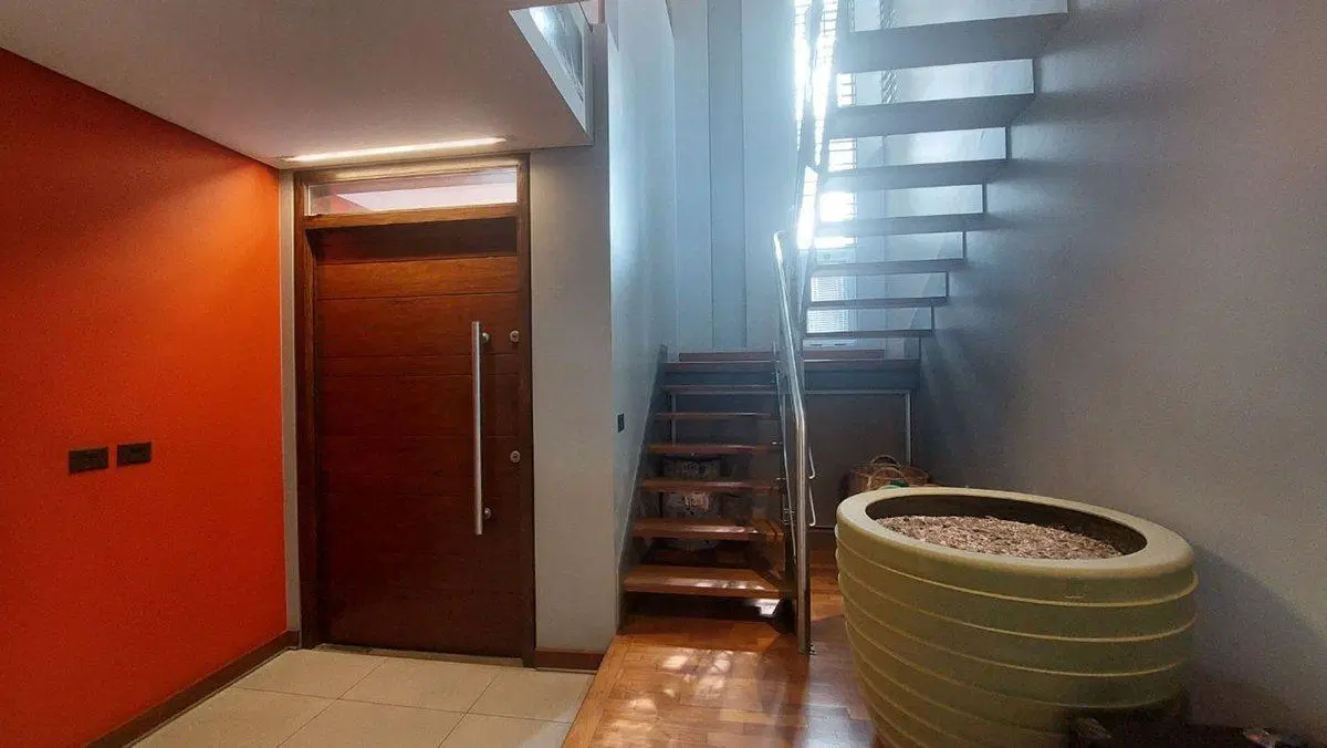 Casa 3 / 4 ambientes Venta Quilmes moderna 2
