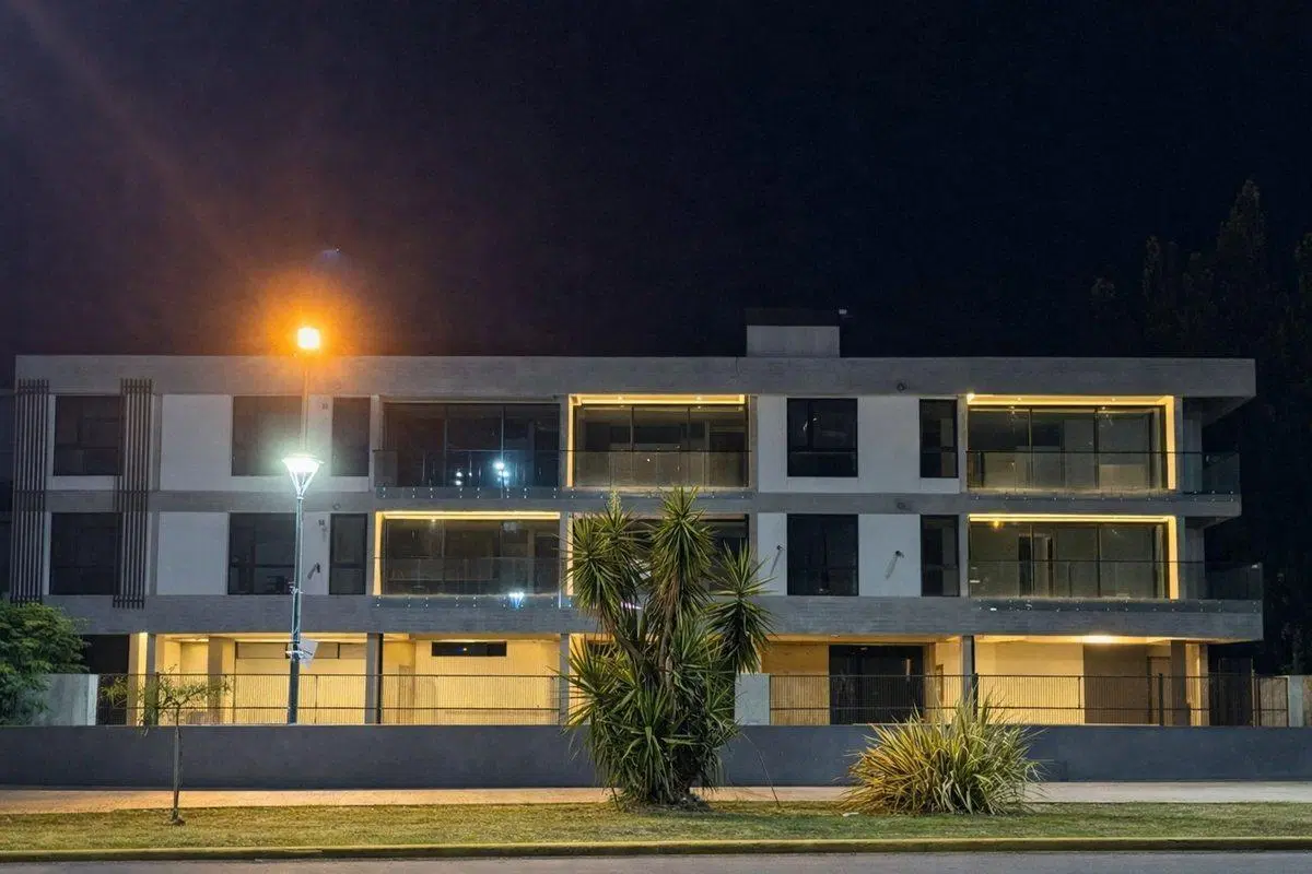 VENTA DPTO 3 AMB CON PATIO- COCHERA PARQUE LINEAL 2