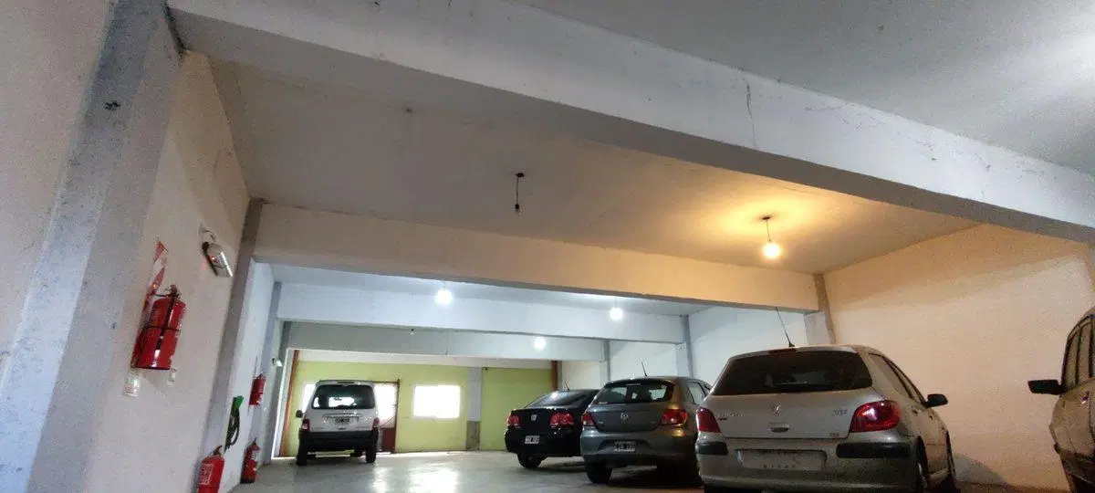 VENTA DEPOSITO GALPON LOSA COCHERA BERNAL QUILMES 2