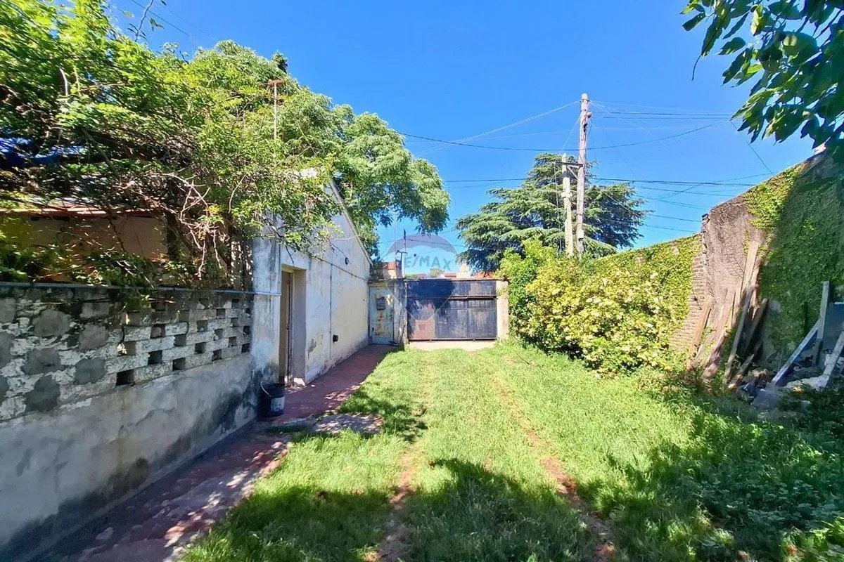 VENTA CASA 3 AMB CON GALPÓN Y JARDÍN QUILMES 5