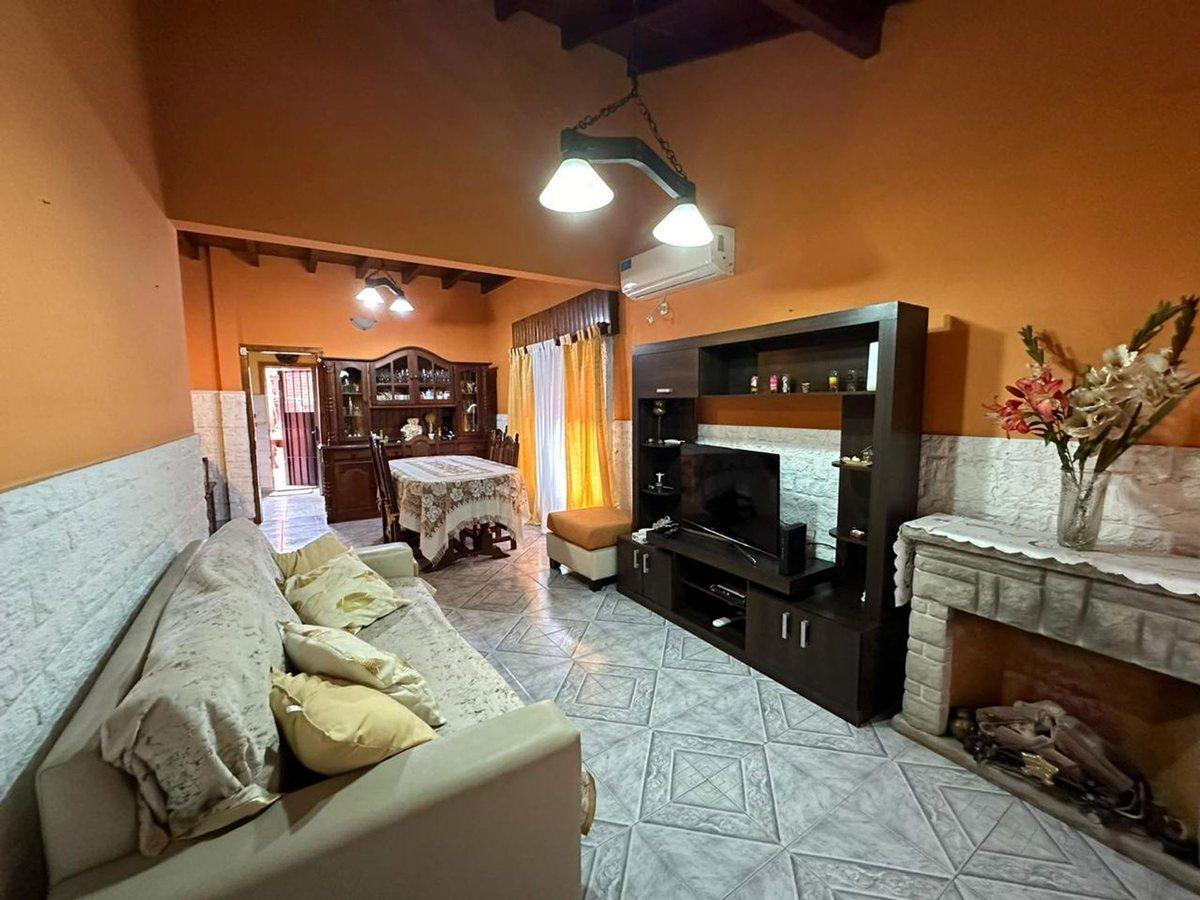 VENTA CASA 3 AMBIENTES EN QUILMES