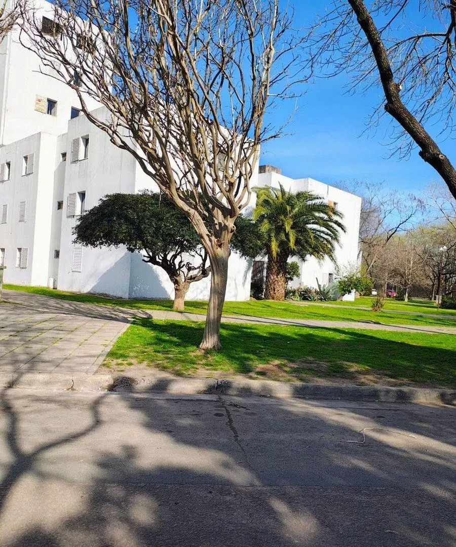 VENTA DEPARTAMENTO 4 AMBENTES QUILMES 5