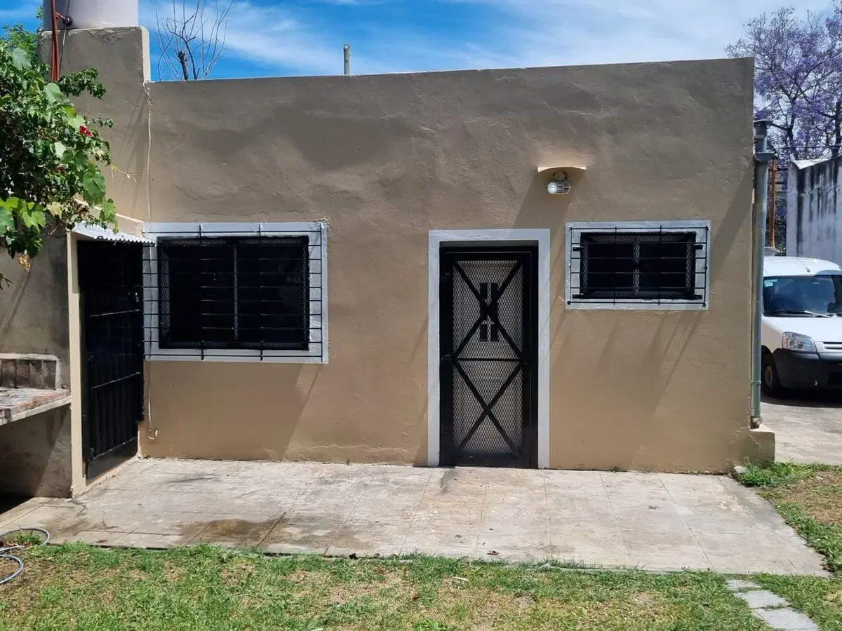 VENTA CASA 3 AMBIENTES, BERAZATEGUI. 2