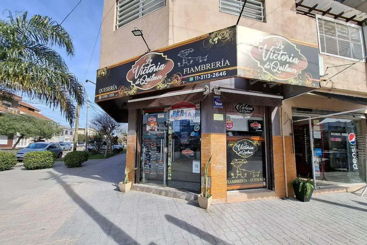 LOCAL EN VENTA SOBRE ESQUINA QUILMES OESTE 2