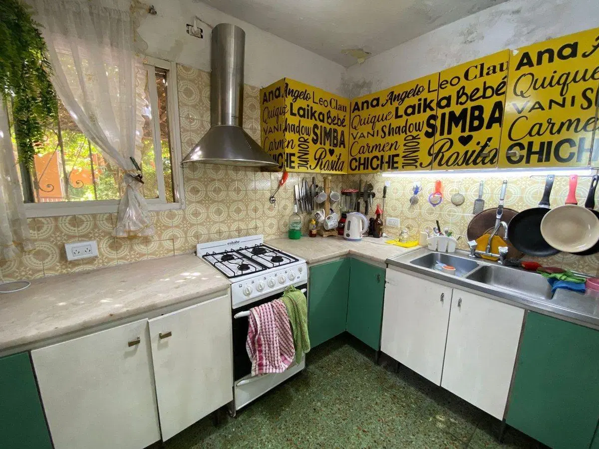 VENTA CASA 3 AMBIENTES CON COCHERA BERNAL OESTE 4