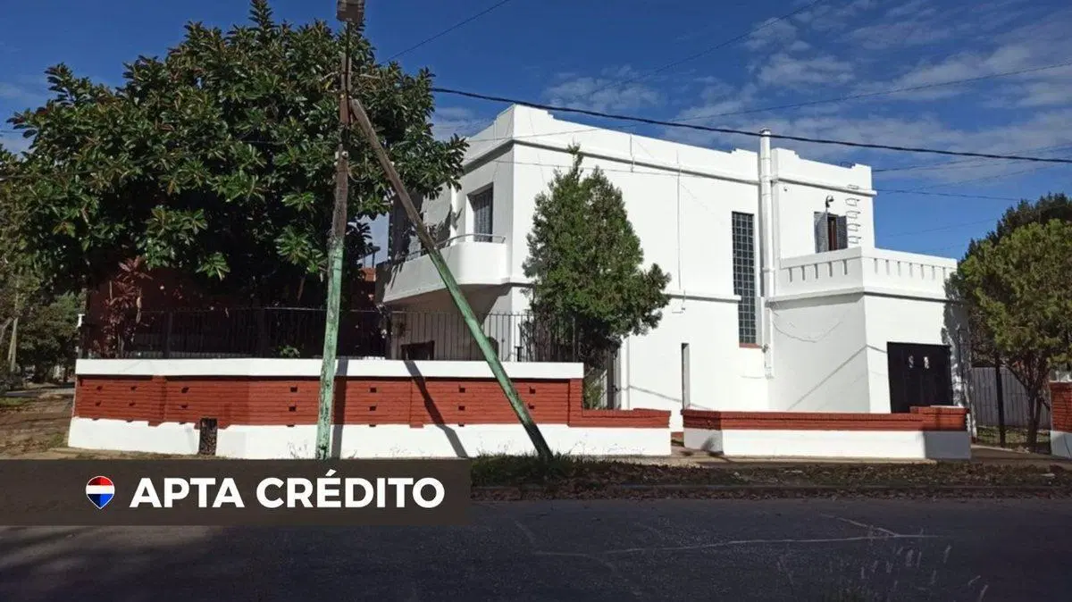 CASA 5 AMBIENTES EN BERNAL CENTRO EN VENTA 3