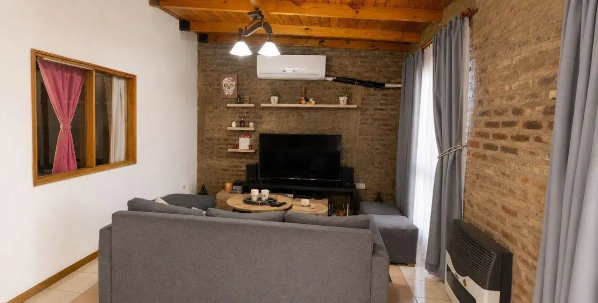 CASA 3 AMBIENTES CON QUINCHO Y COCHERA BERAZATEGUI 5