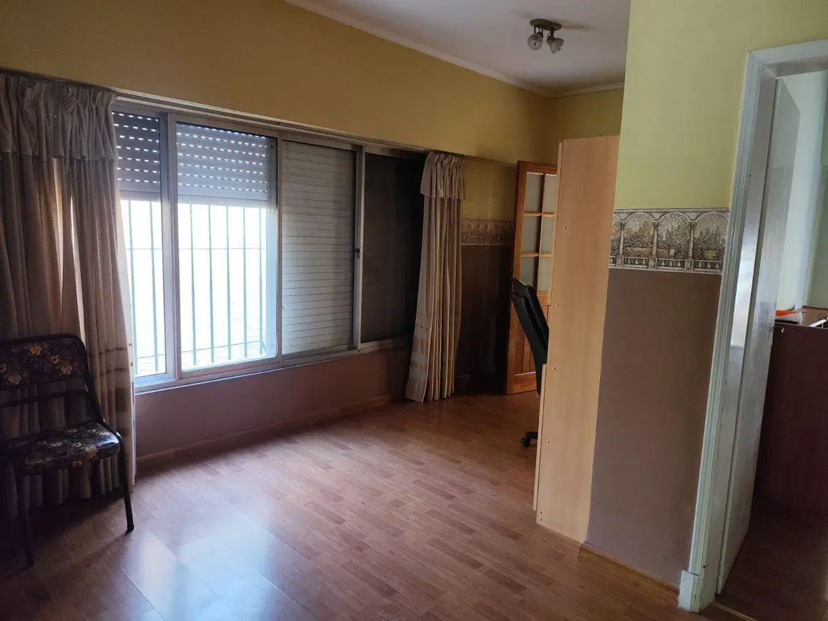 VENTA CASA 4 AMB CON PATIO COCHERA BERNAL 5