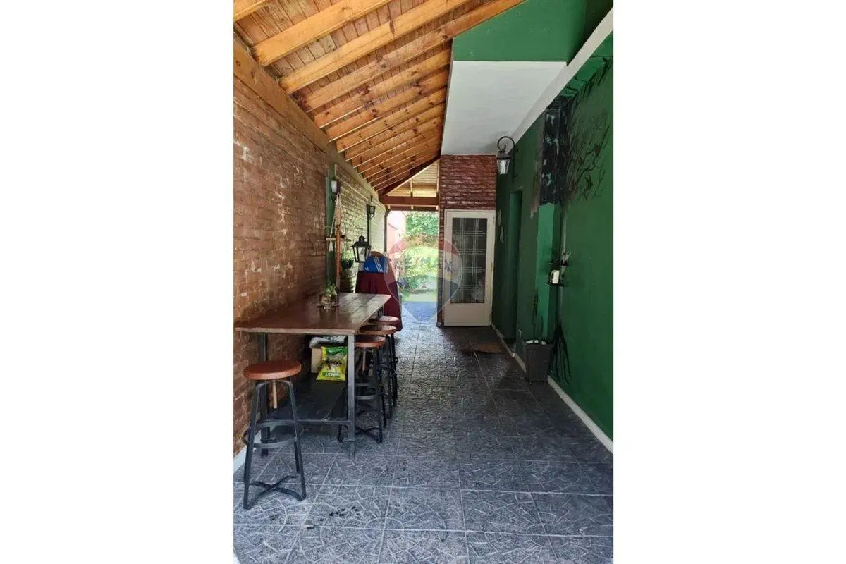 VENTA CASA 4 AMB C/PILETA Y LOCAL QUILMES OESTE 3