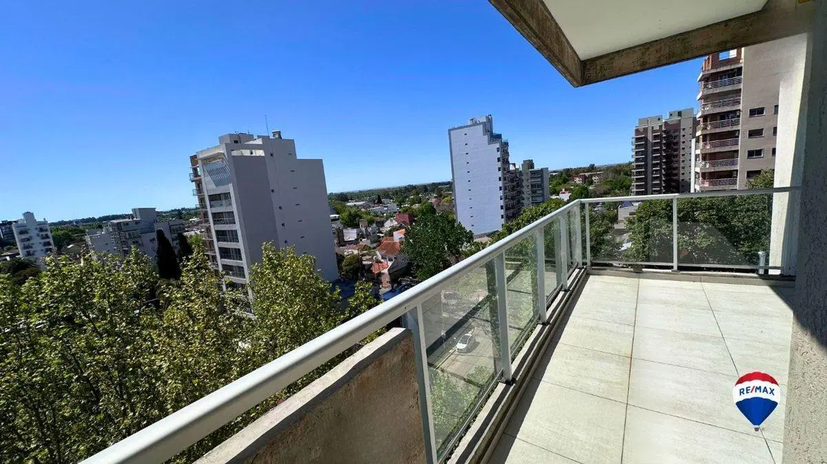 DEPARTAMENTO 4 AMBIENTES 2 COCHERAS QUILMES VENTA 2
