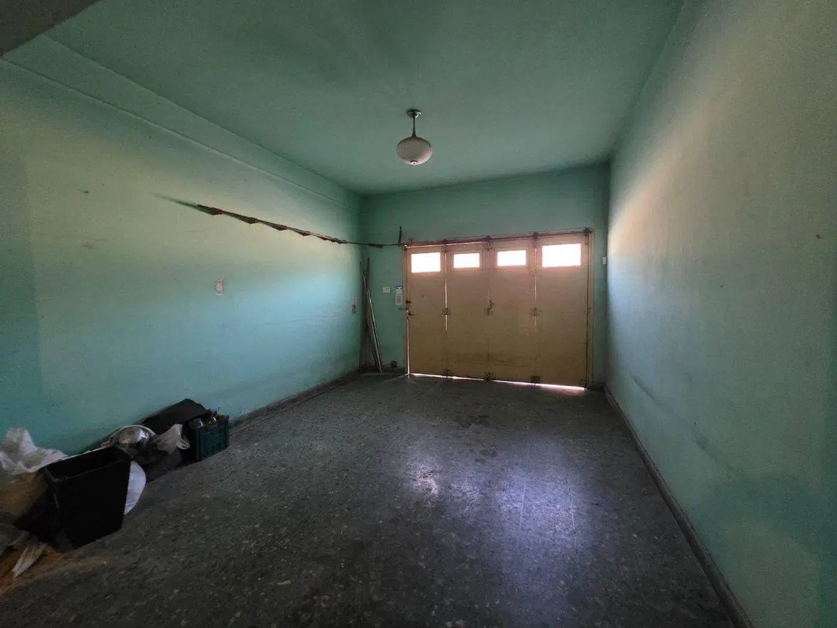 Venta  Casa 7 ambientes  con cochera Sarandí 3