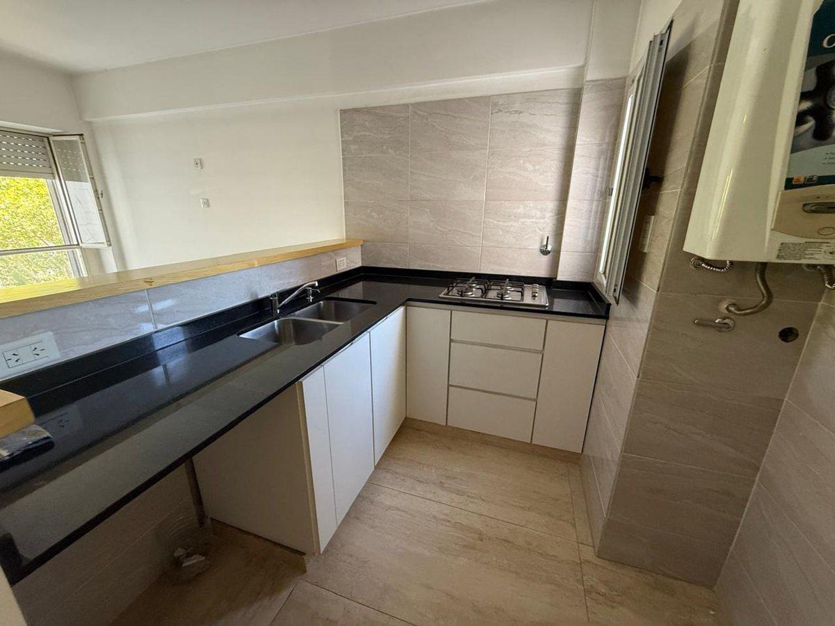 VENTA DPTO 3 AMBIENTES CON BALCON BERNAL CENTRO