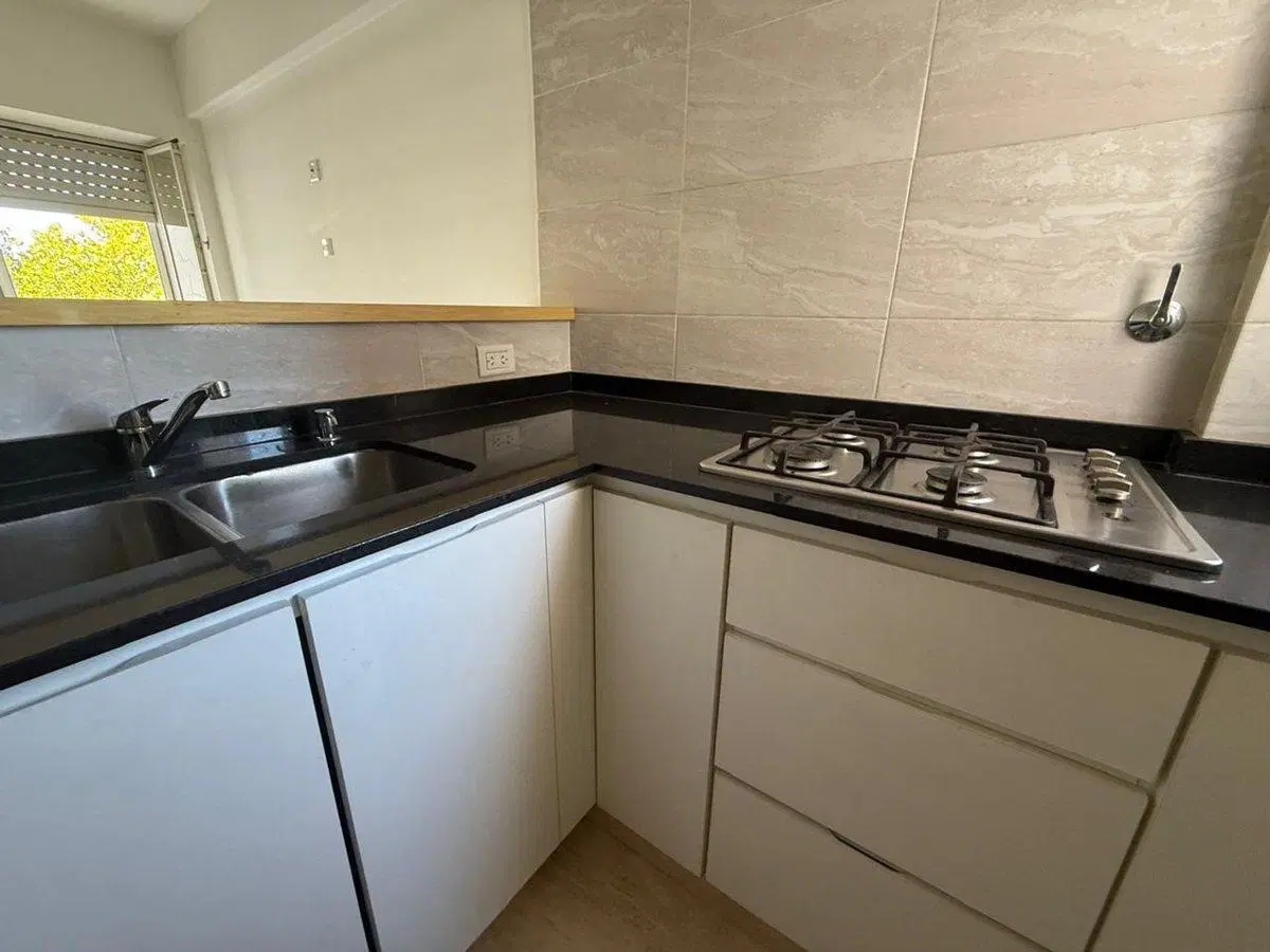 VENTA DPTO 3 AMBIENTES CON BALCON BERNAL CENTRO 4