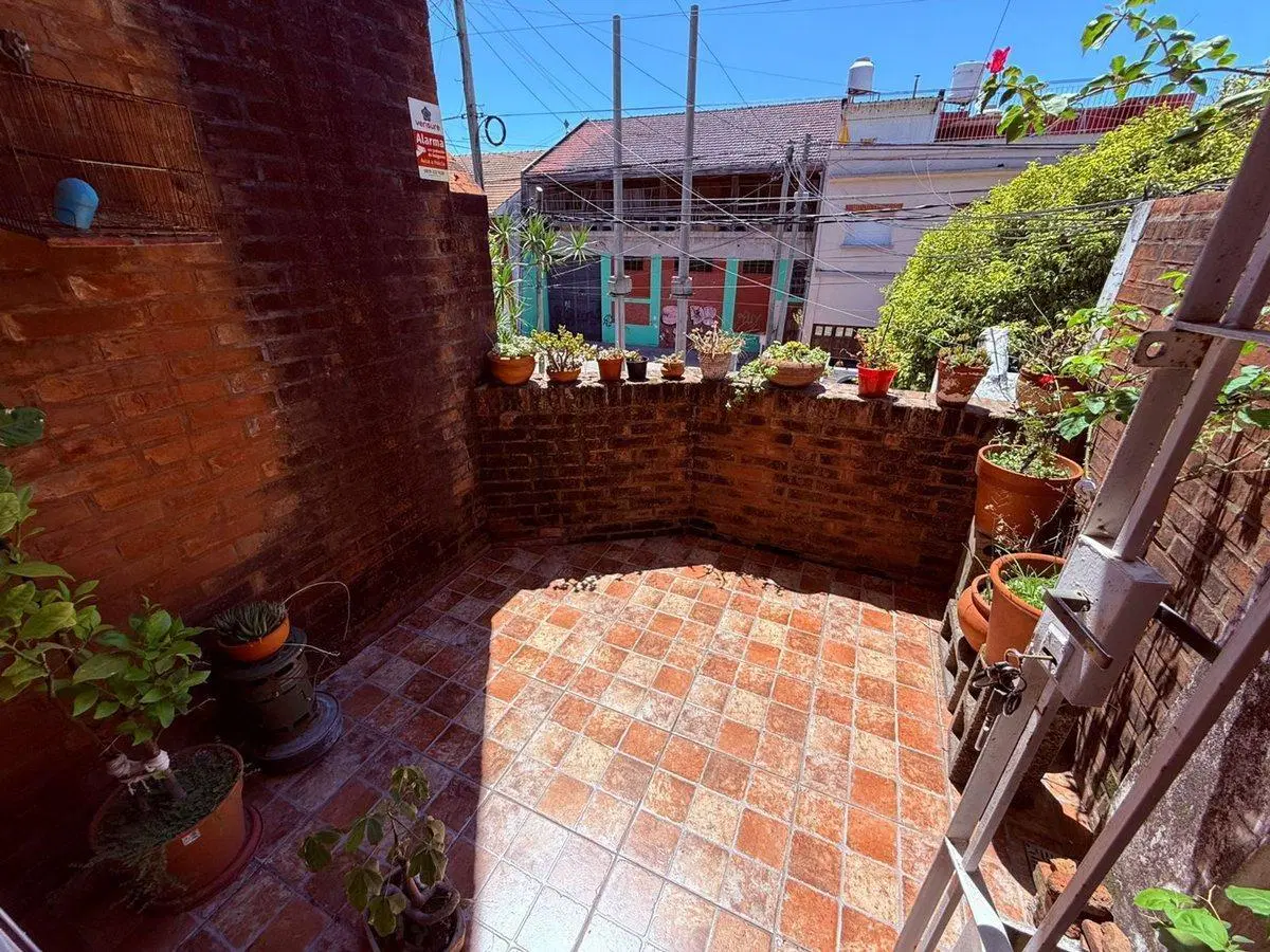 Departamento 3 amb c patio y cocheras Wilde Centro 5