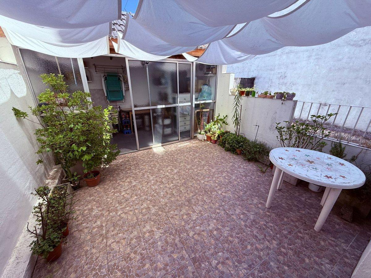 Departamento 3 amb c patio y cocheras Wilde Centro