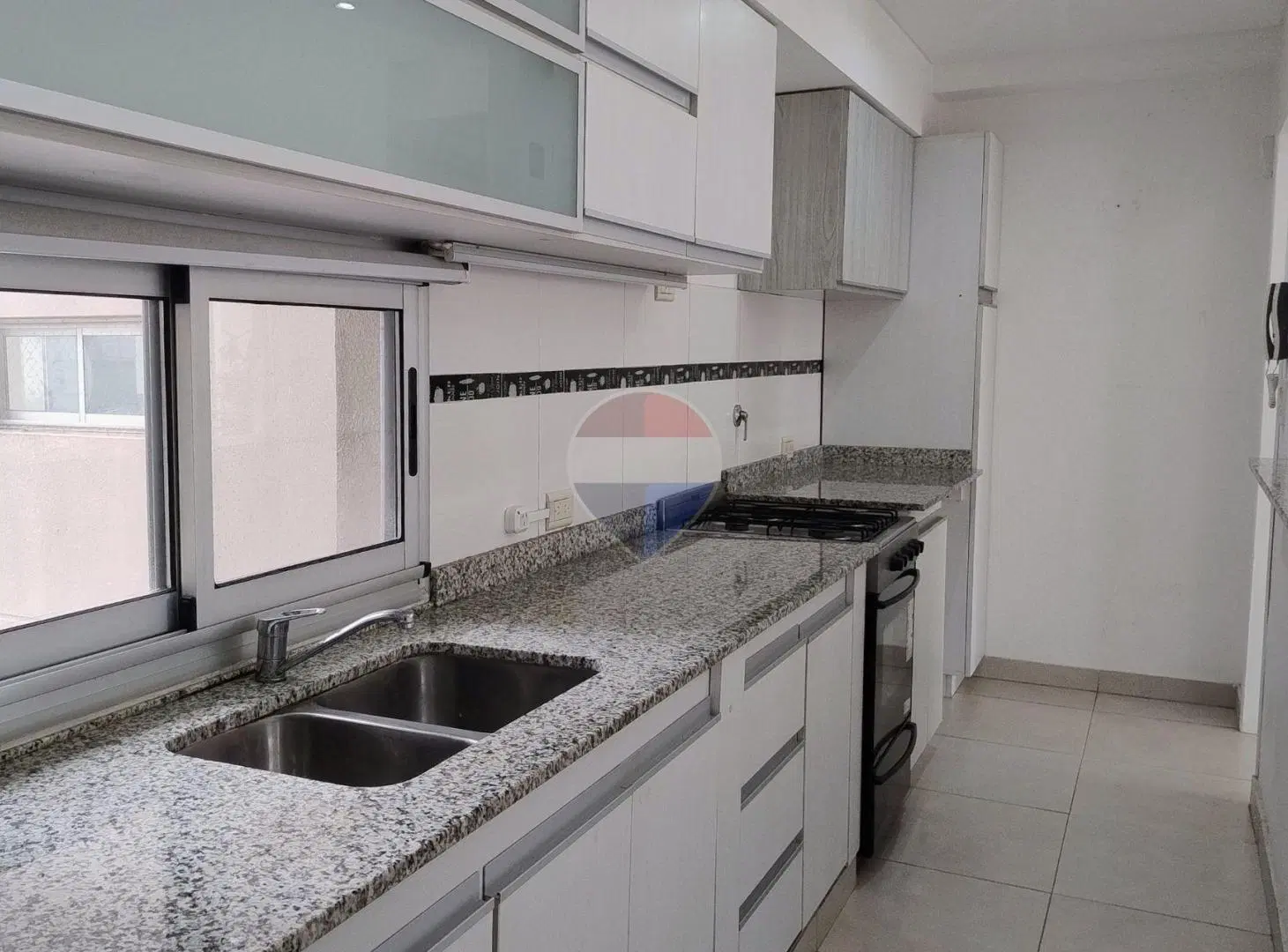 VENTA DEPTO 3 AMBIENTES CON COCHERA EN QUILMES 5