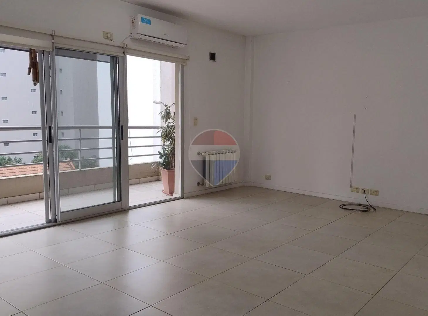 VENTA DEPTO 3 AMBIENTES CON COCHERA EN QUILMES 2